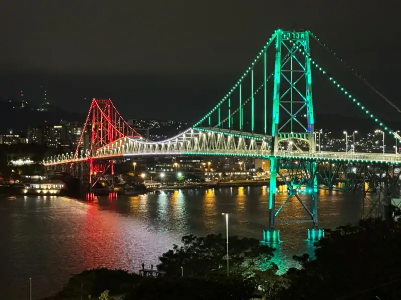 Joel Pacheco lança nova edição de livro sobre a Ponte Hercílio Luz em Florianópolis 4