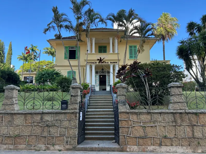 Fundação Cultural Badesc lança catálogo no aniversário de 20 anos 1