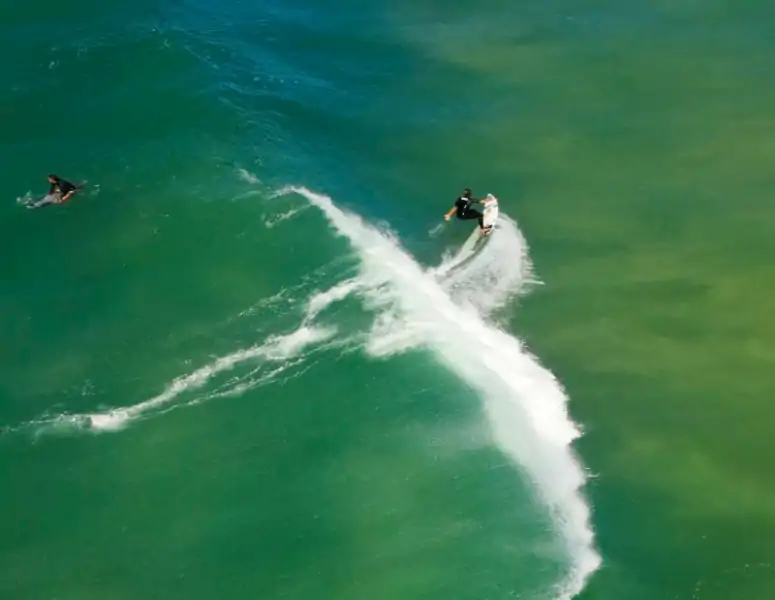 Praia do Santinho recebe etapa decisiva do Layback Pro 1