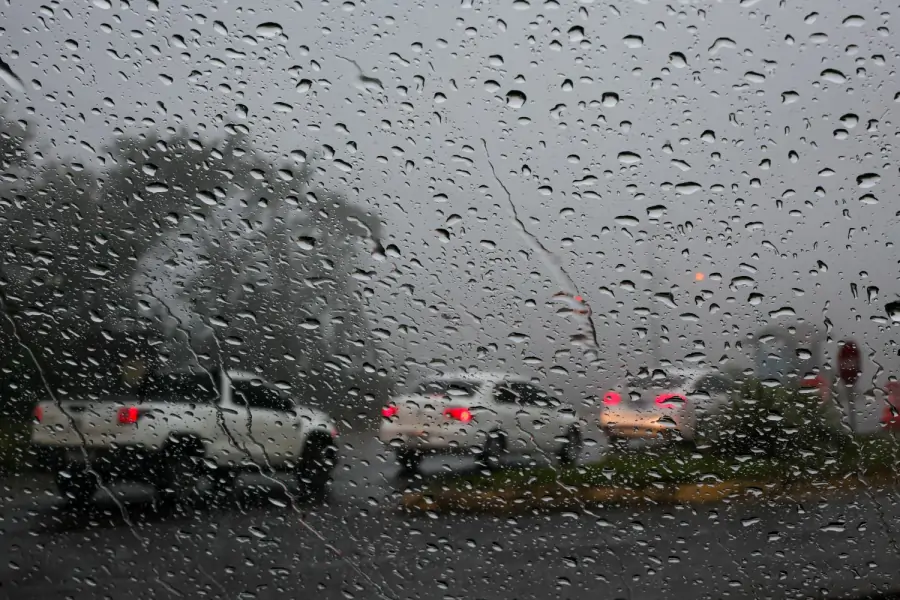 Semana começa com temporais em SC após onda de calor 1