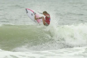 Leia mais sobre o artigo Campeões da terceira etapa do Circuito Fecasurf de Base definidos no Matadeiro