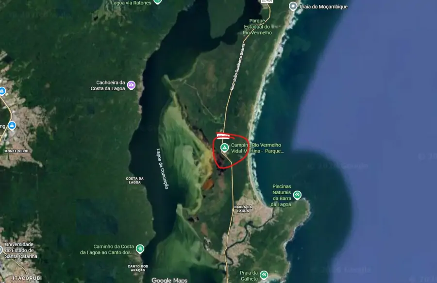 Colisão entre carro e motocicleta deixa uma mulher morta na SC-406, em Florianópolis, na terça-feira (14) 2