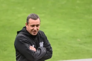 Figueirense define Raul Cabral como novo treinador após derrota na Série C 8