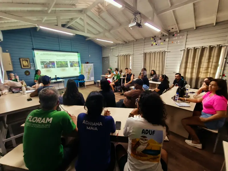 Mutuca Educa realiza 1º encontro formativo no Ribeirão da Ilha com foco em educação ambiental, arte pública e mobilização comunitária 3
