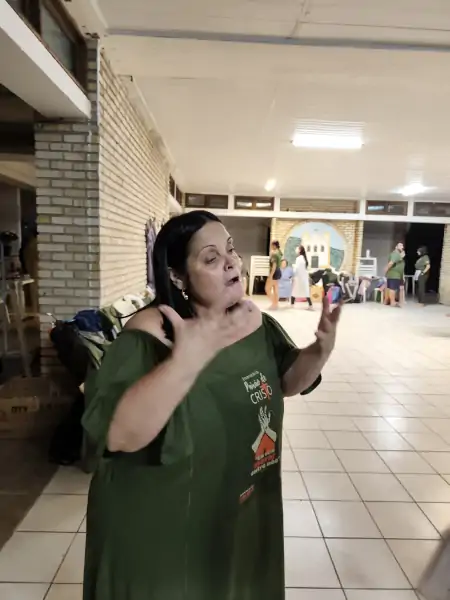 Encenação da Paixão de Cristo reúne mais de 3 mil pessoas no Ribeirão da Ilha 21