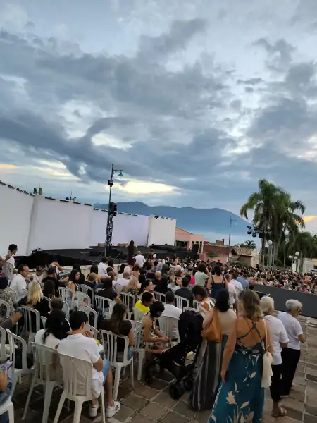 Encenação da Paixão de Cristo reúne mais de 3 mil pessoas no Ribeirão da Ilha 32