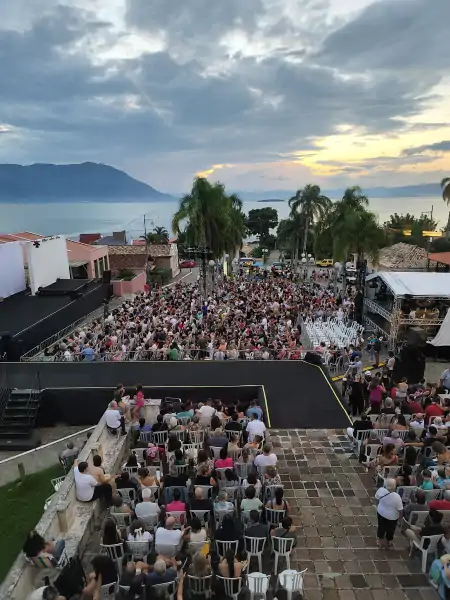 Encenação da Paixão de Cristo reúne mais de 3 mil pessoas no Ribeirão da Ilha 34