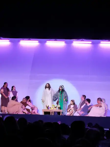 Encenação da Paixão de Cristo reúne mais de 3 mil pessoas no Ribeirão da Ilha 45