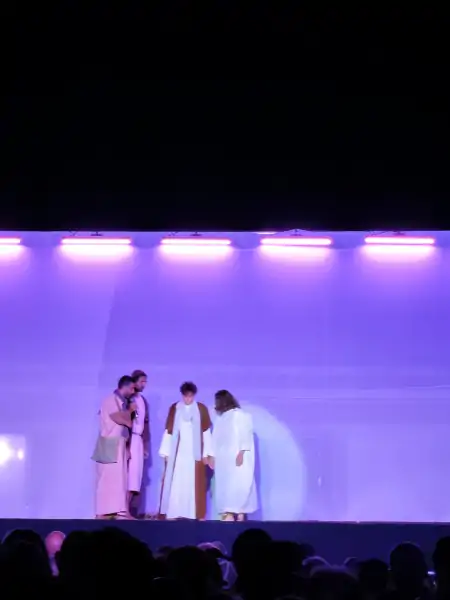 Encenação da Paixão de Cristo reúne mais de 3 mil pessoas no Ribeirão da Ilha 14