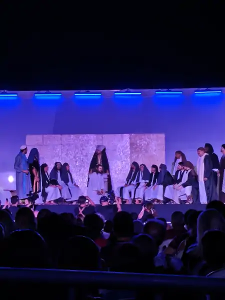 Encenação da Paixão de Cristo reúne mais de 3 mil pessoas no Ribeirão da Ilha 5