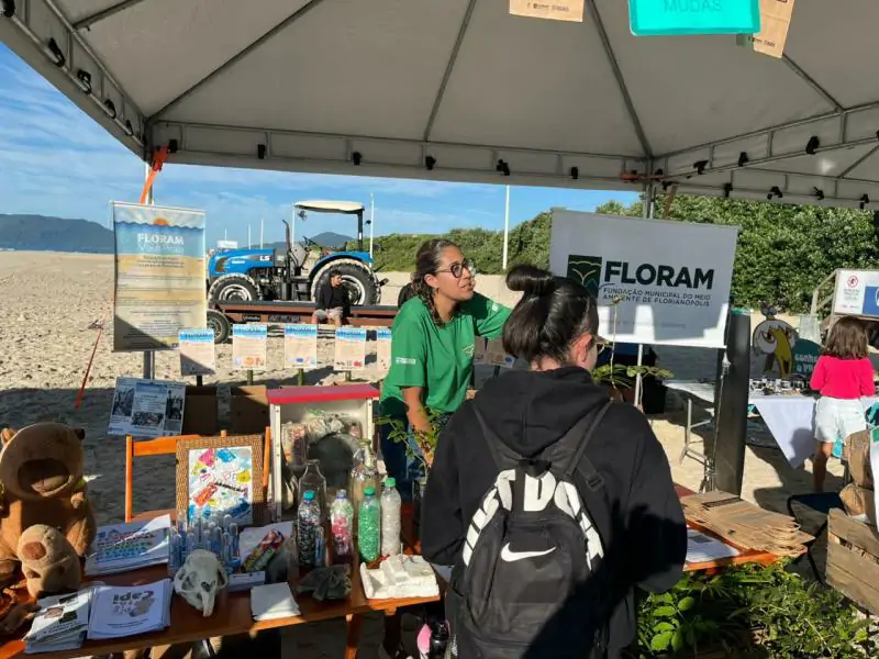 Educação Ambiental marca presença na 19ª Abertura da Safra da Tainha com ações na praia 1