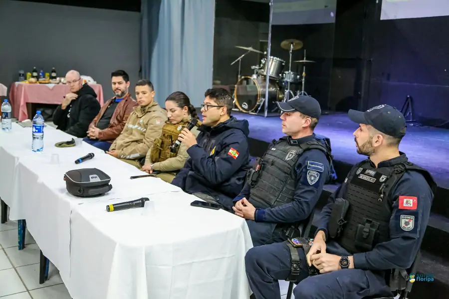 Mobilidade elétrica reúne comunidade e forças de segurança em debate promovido pelos CONSEGs Campeche e Carianos 3 Mobilidade elétrica reúne comunidade e forças de segurança em debate promovido pelos CONSEGs Campeche e Carianos 3