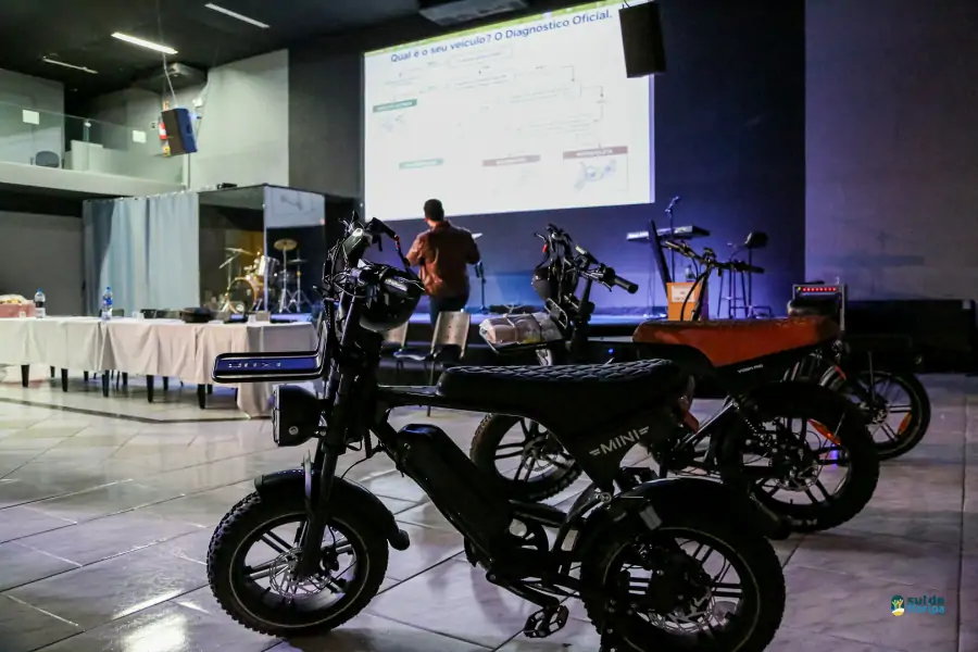 Mobilidade elétrica reúne comunidade e forças de segurança em debate promovido pelos CONSEGs Campeche e Carianos 8 Mobilidade elétrica reúne comunidade e forças de segurança em debate promovido pelos CONSEGs Campeche e Carianos 8