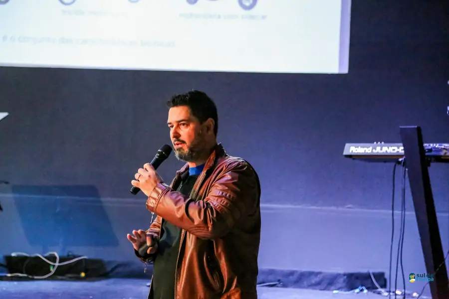 Mobilidade elétrica reúne comunidade e forças de segurança em debate promovido pelos CONSEGs Campeche e Carianos 10 Mobilidade elétrica reúne comunidade e forças de segurança em debate promovido pelos CONSEGs Campeche e Carianos 10