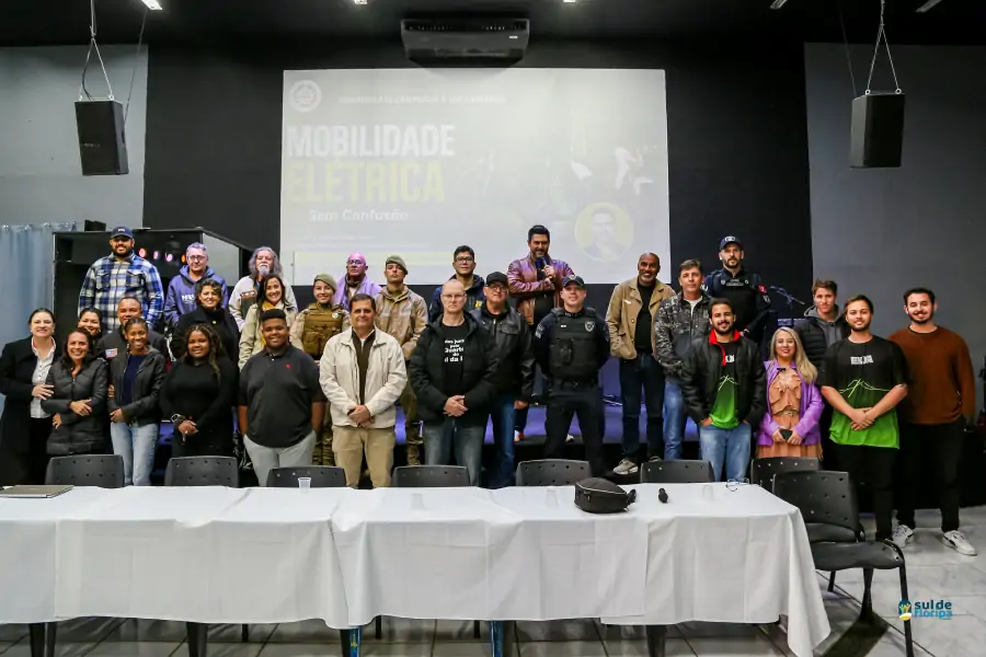 Mobilidade elétrica reúne comunidade e forças de segurança em debate promovido pelos CONSEGs Campeche e Carianos 1 Mobilidade elétrica reúne comunidade e forças de segurança em debate promovido pelos CONSEGs Campeche e Carianos 1