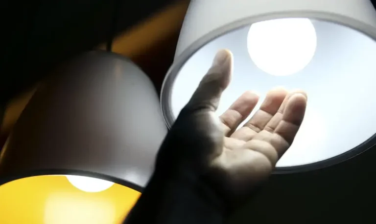 contas de luz segue amarela em julho