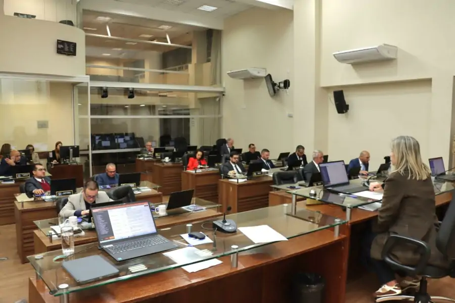 Câmara de Florianópolis aprova programa de apoio a cuidadores de pessoas com deficiência 1 Câmara de Florianópolis aprova programa de apoio a cuidadores de pessoas com deficiência 1