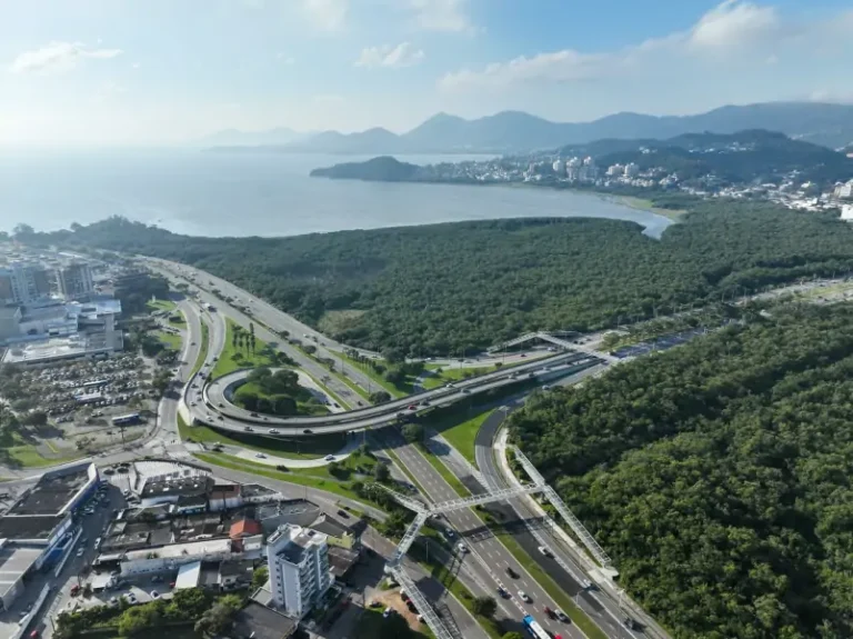 Home 50 elevado do CIC