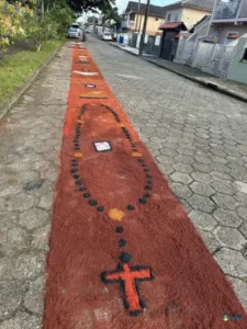 Fé, tradição e união marcam celebração de Corpus Christi na Comunidade Santa Catarina de Alexandria 7