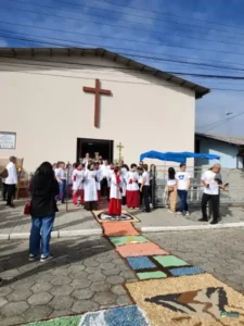 Fé, tradição e união marcam celebração de Corpus Christi na Comunidade Santa Catarina de Alexandria 5