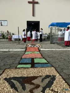 Fé, tradição e união marcam celebração de Corpus Christi na Comunidade Santa Catarina de Alexandria 2