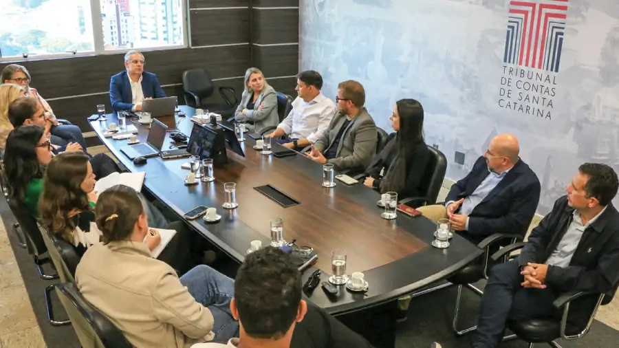 Estado e Prefeitura discutem reorganização das vagas do ensino fundamental em Florianópolis 1