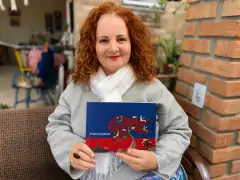 Poesia e bordado se entrelaçam em livro que será lançado em Florianópolis 1 Poesia e bordado se entrelaçam em livro que será lançado em Florianópolis 1