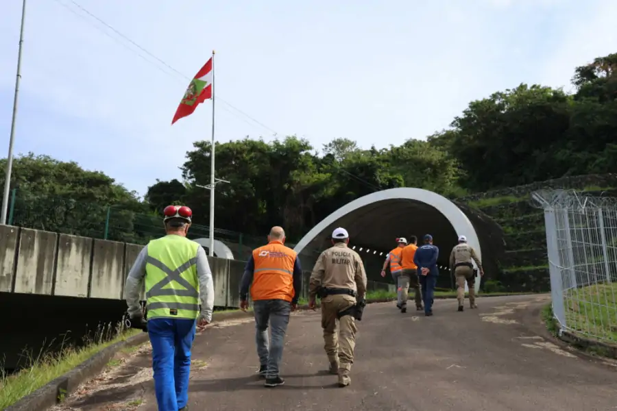 Simulado de emergência com produto perigoso será realizado no Túnel Antonieta de Barros 2 Simulado de emergência com produto perigoso será realizado no Túnel Antonieta de Barros 2