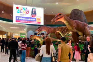 Leia mais sobre o artigo Exposição gratuita leva dinossauros em tamanho real ao Continente Shopping