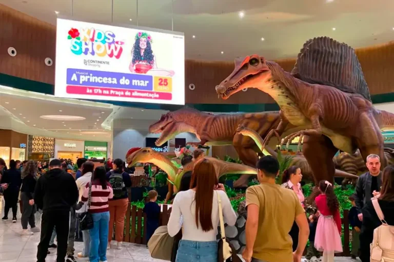 Home 49 Exposição gratuita leva dinossauros