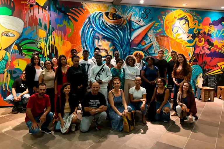 Prefeitura de Florianópolis disponibiliza matrícula online para Educação de Jovens, Adultos e Idosos