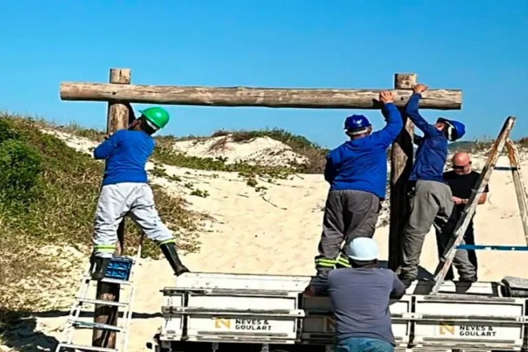 Home 19 Prefeitura inicia construção de passarela ambiental nas dunas da Joaquina