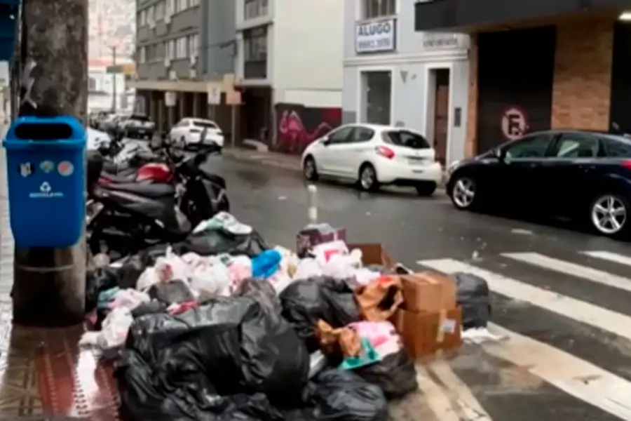 Prefeitura orienta população sobre descarte correto de resíduos durante período de chuvas 1 Prefeitura orienta população sobre descarte correto de resíduos durante período de chuvas 1