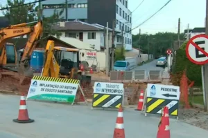 Obras de esgotamento sanitário alteram trânsito na SC-401 a partir de segunda-feira