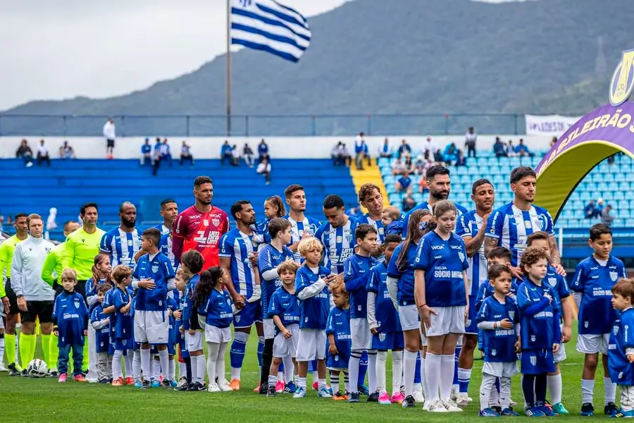 Avaí perde para o Ceará nos acréscimos e permanece na zona de rebaixamento da Série B 1