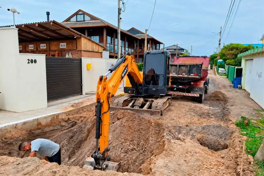 Rua das Corujas começa a receber pavimentação no Campeche 1 Rua das Corujas começa a receber pavimentação no Campeche 1